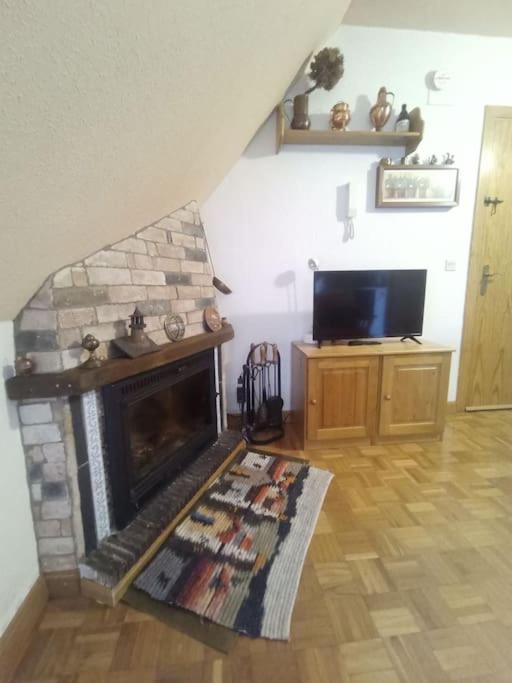 Apartamento Atico En Pleno Pirineo El Pueyo de Jaca Exterior foto